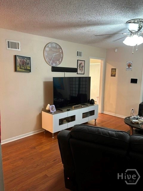 37 Silverstone Circle Property Photo 6