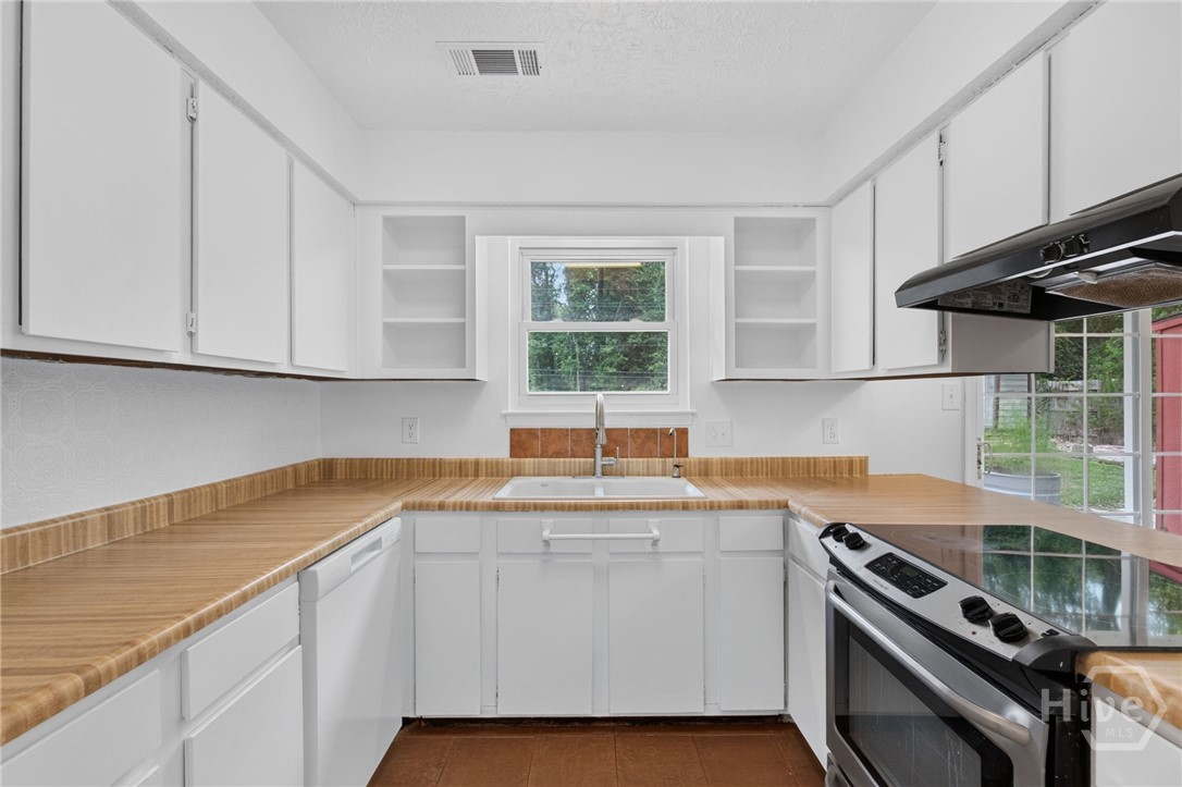 114 Fox Street Property Photo 17