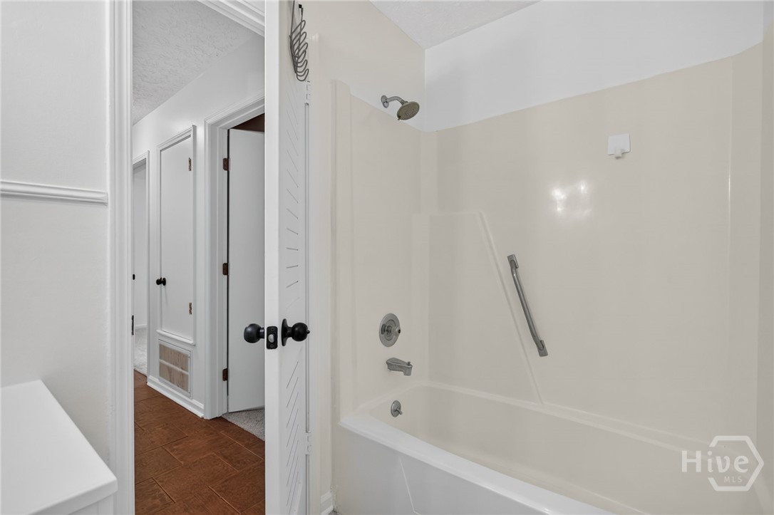 114 Fox Street Property Photo 28
