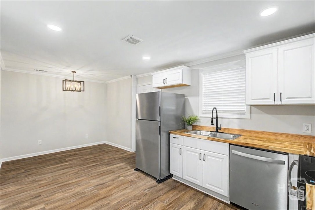 232 Sugden Street Property Photo 6