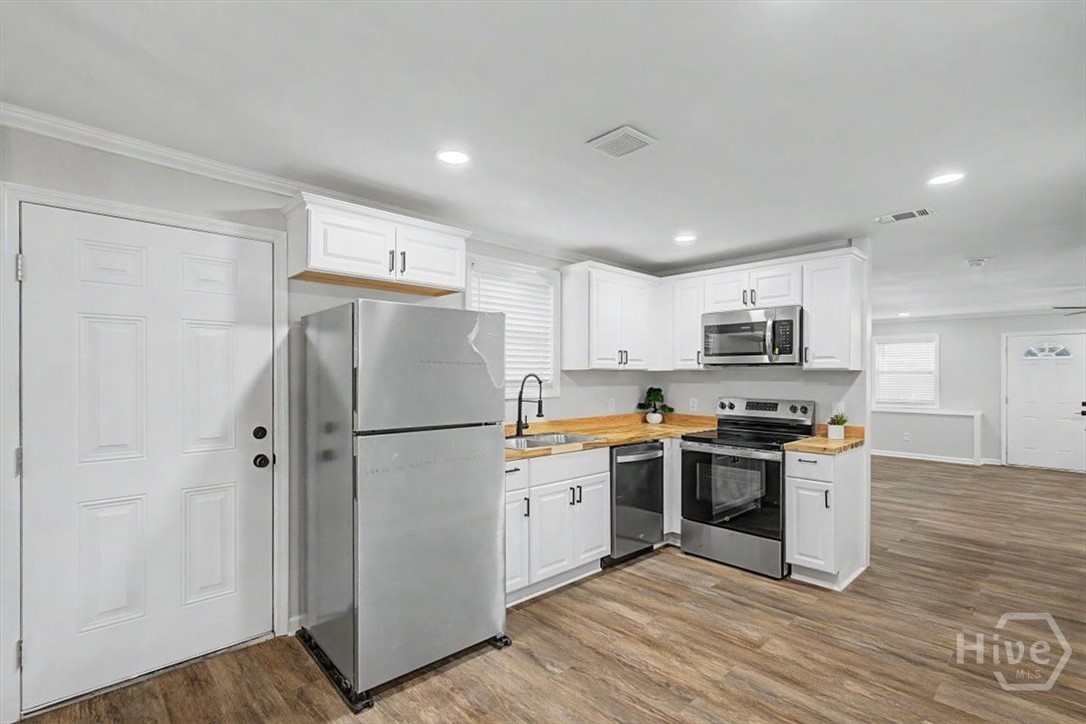 232 Sugden Street Property Photo 8