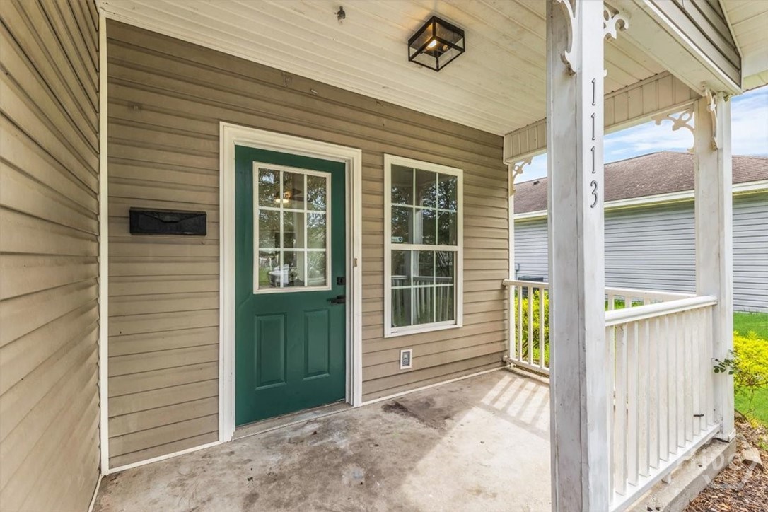 1113 E 59th Street Property Photo 2