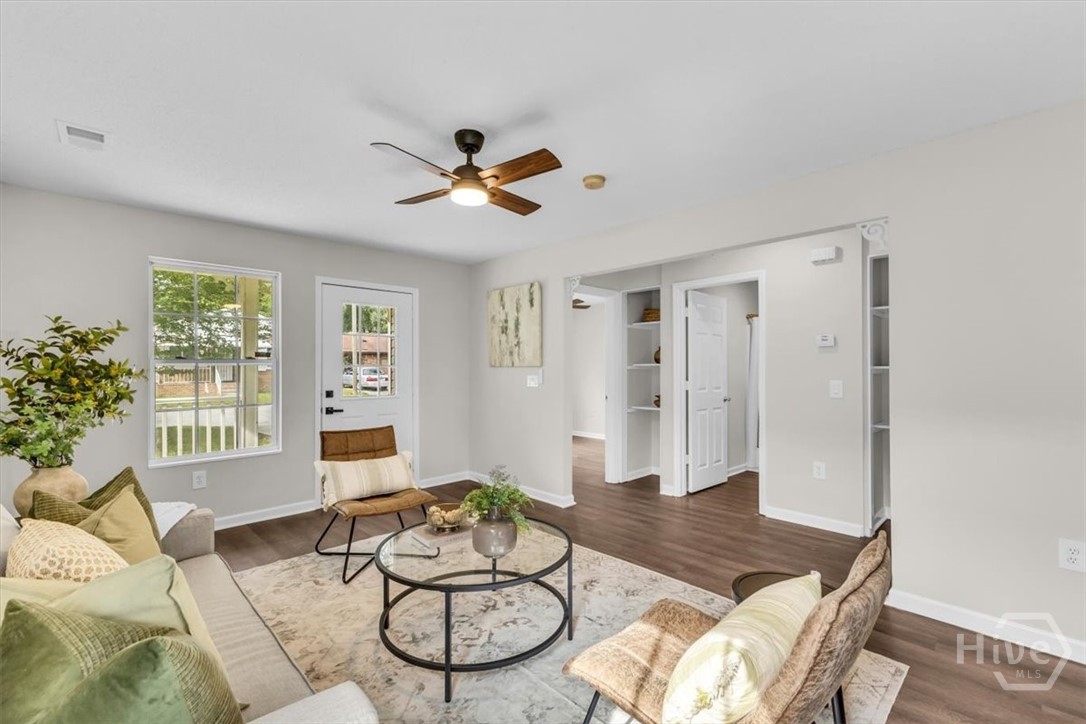 1113 E 59th Street Property Photo 6