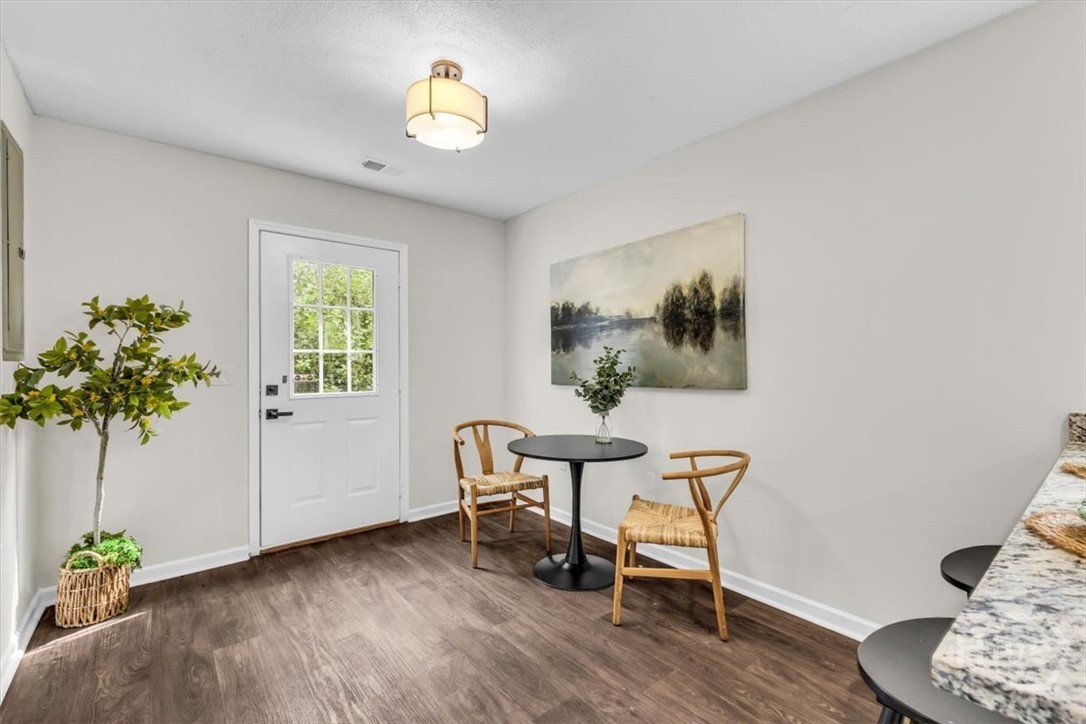 1113 E 59th Street Property Photo 12