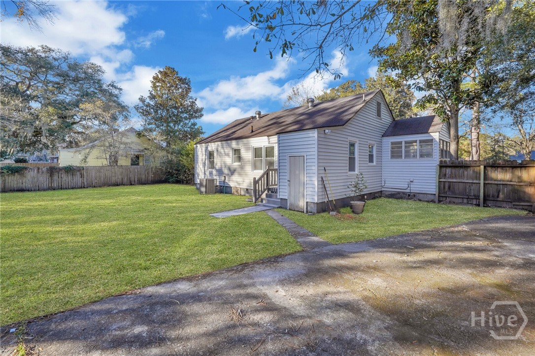 2205 Texas Avenue Property Photo 3