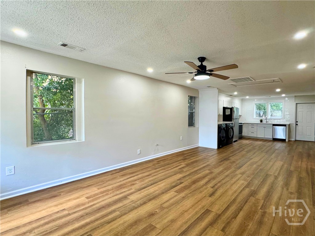 2032 Eppinger Street Property Photo 4