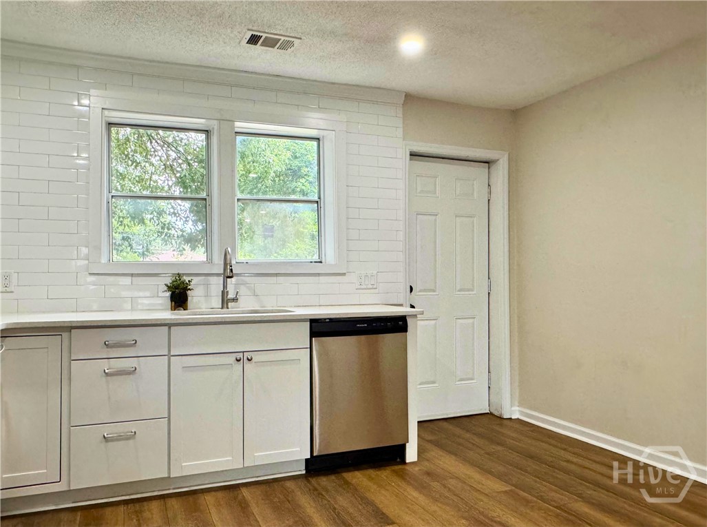 2032 Eppinger Street Property Photo 8