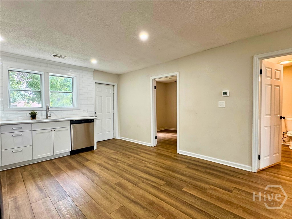 2032 Eppinger Street Property Photo 9
