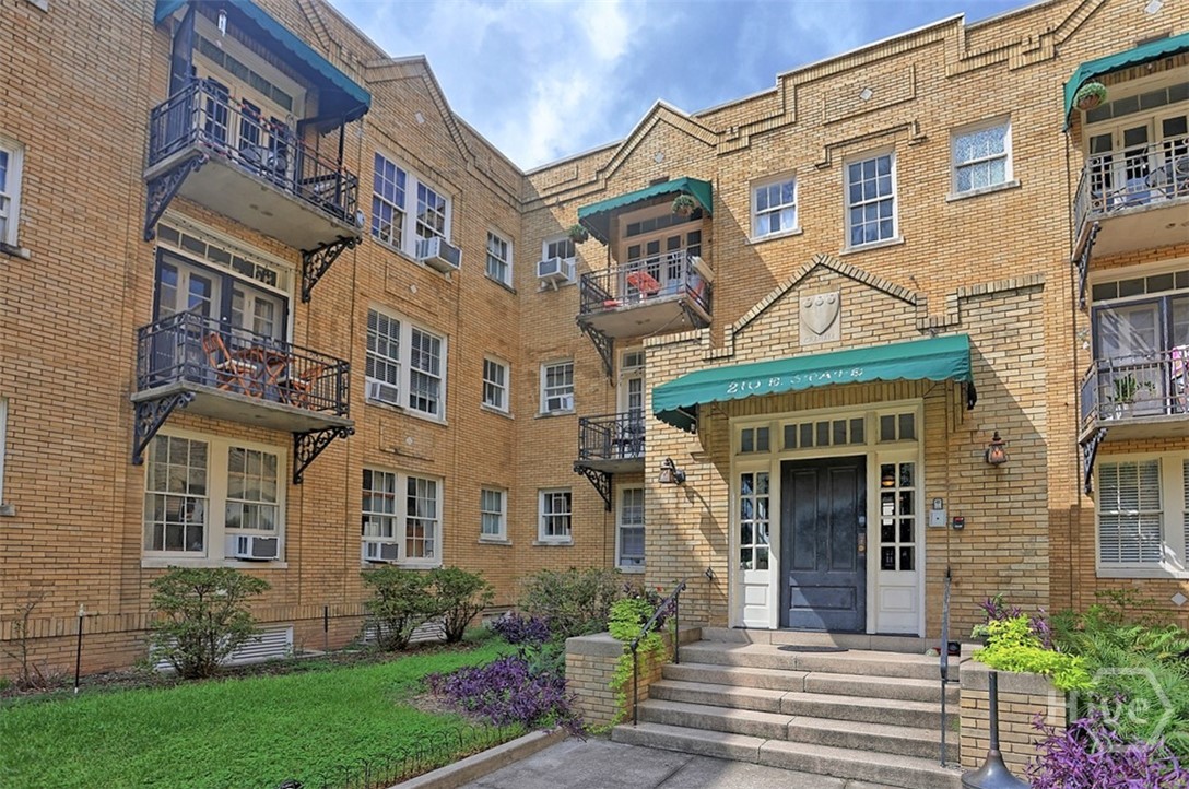 210 E State Street 16