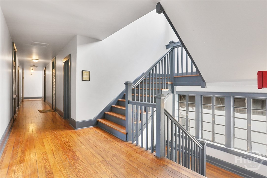 210 E State Street 16 Property Photo 5