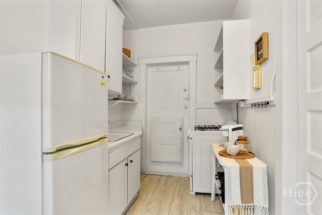210 E State Street 16 Property Photo 15