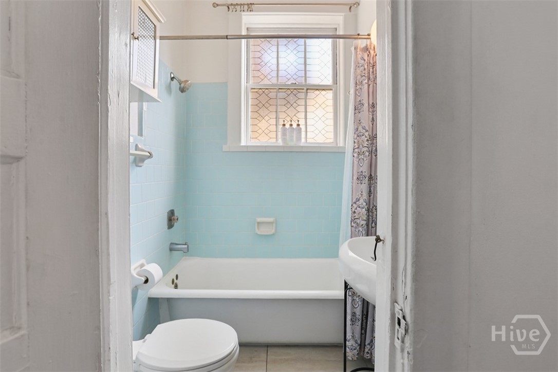 210 E State Street 16 Property Photo 23