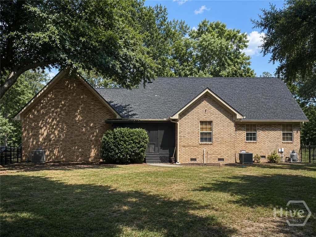 390 Central Avenue Property Photo 3