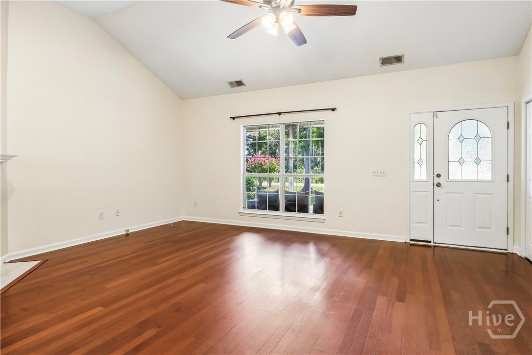 390 Central Avenue Property Photo 6