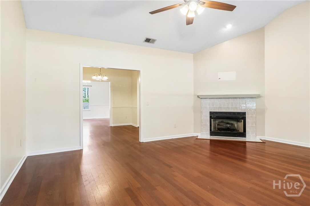 390 Central Avenue Property Photo 8