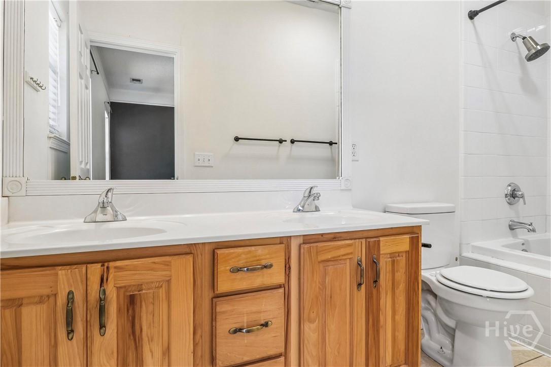 390 Central Avenue Property Photo 14