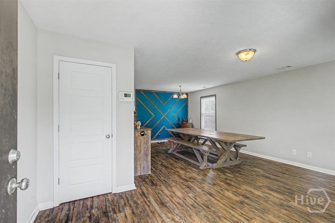 7 Oxbow Drive Nw Property Photo 3