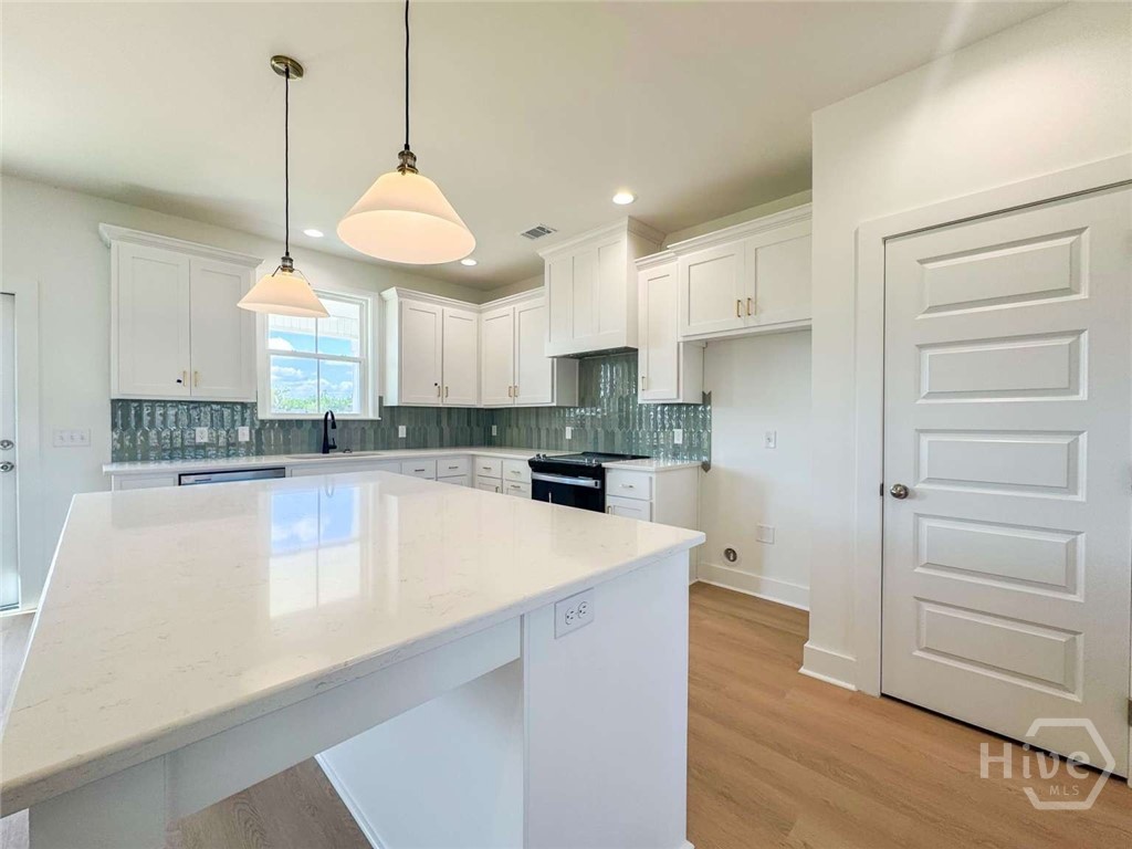 151 Cottage Loop Property Photo 5