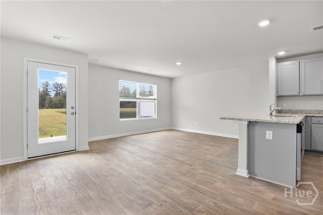 210 Coneflower Road Property Photo 6