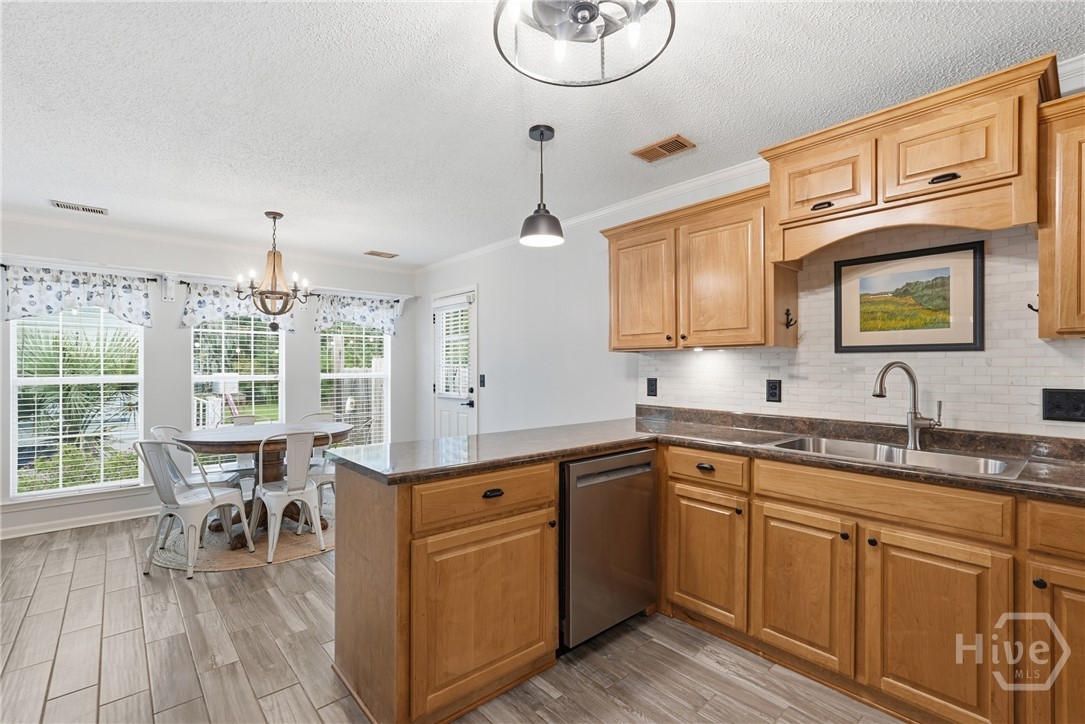 126 Holcomb Street Property Photo 10