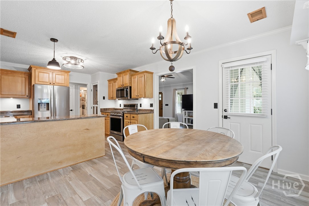 126 Holcomb Street Property Photo 14