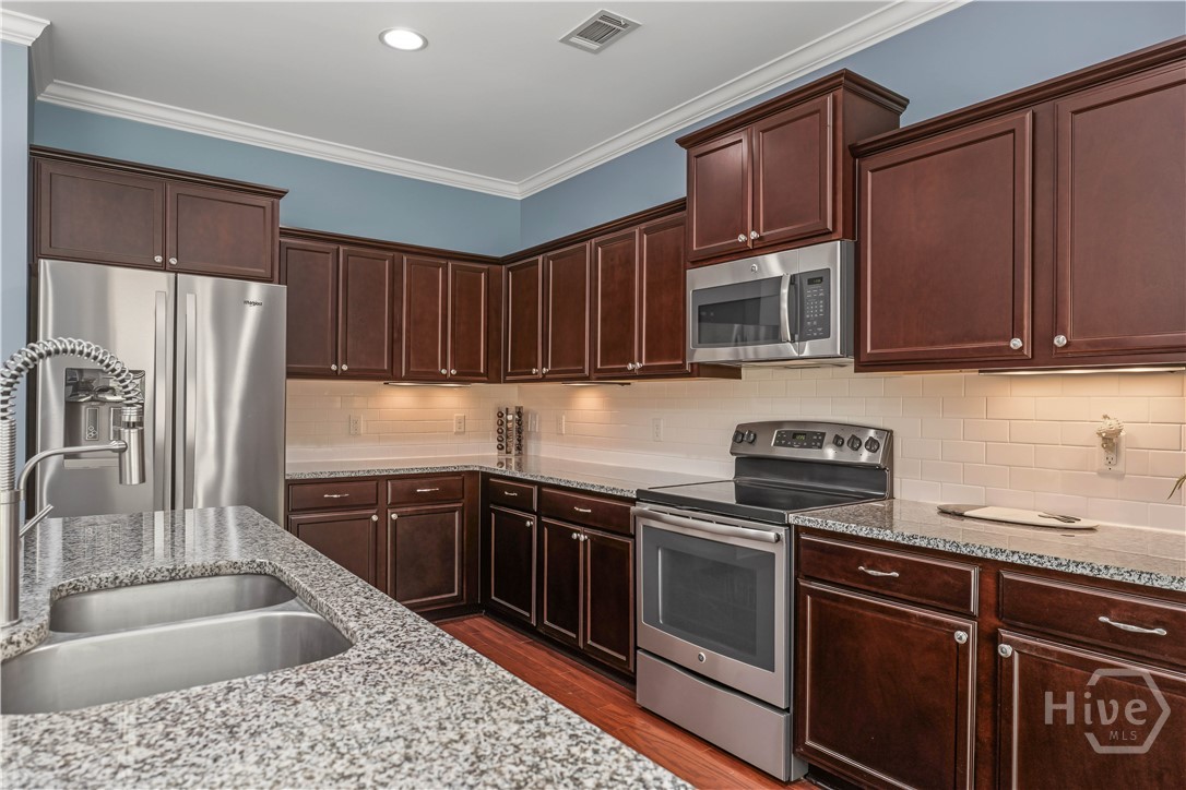 23 Misty Marsh Drive Property Photo 8