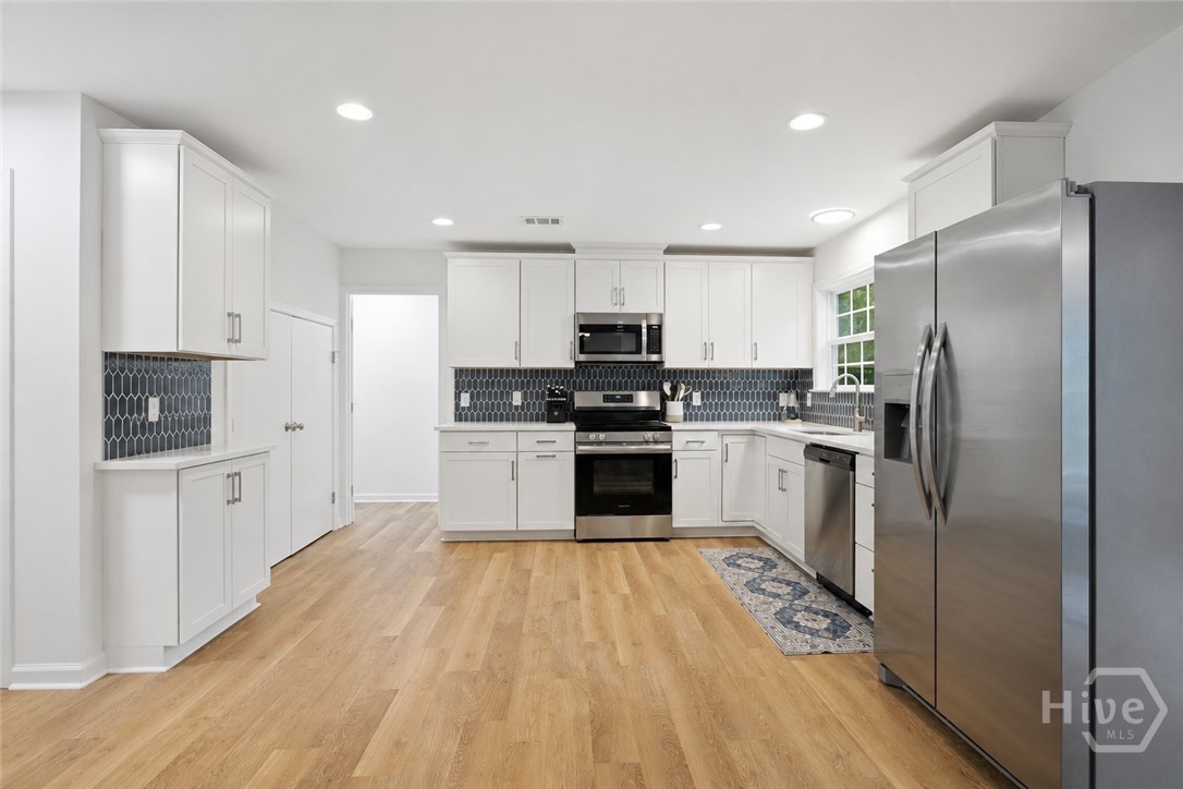 148 Penn Station Property Photo 6