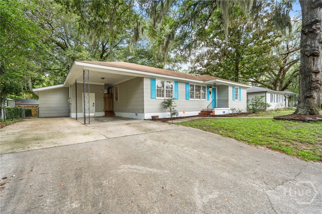 1315 E 69th Street Property Photo 3