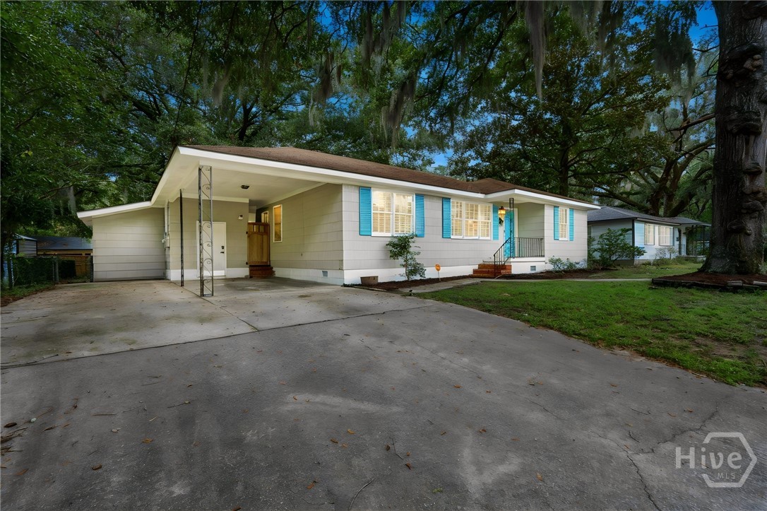 1315 E 69th Street Property Photo 4