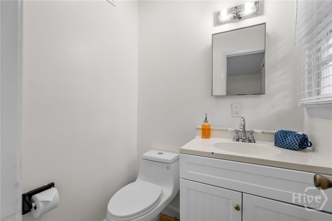 1315 E 69th Street Property Photo 28