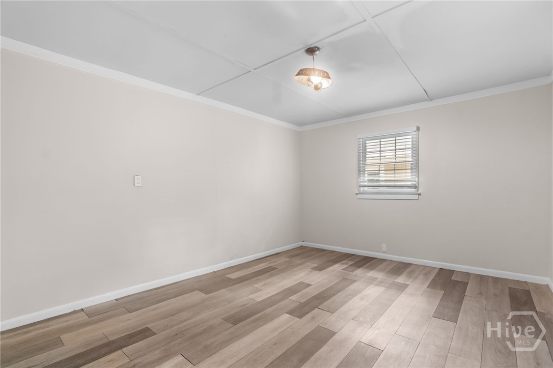 1315 E 69th Street Property Photo 32