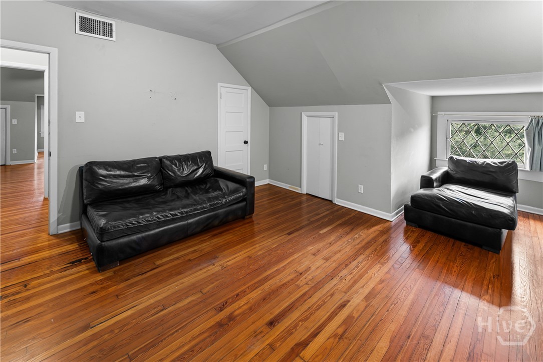 121 E Victory Drive Property Photo 49
