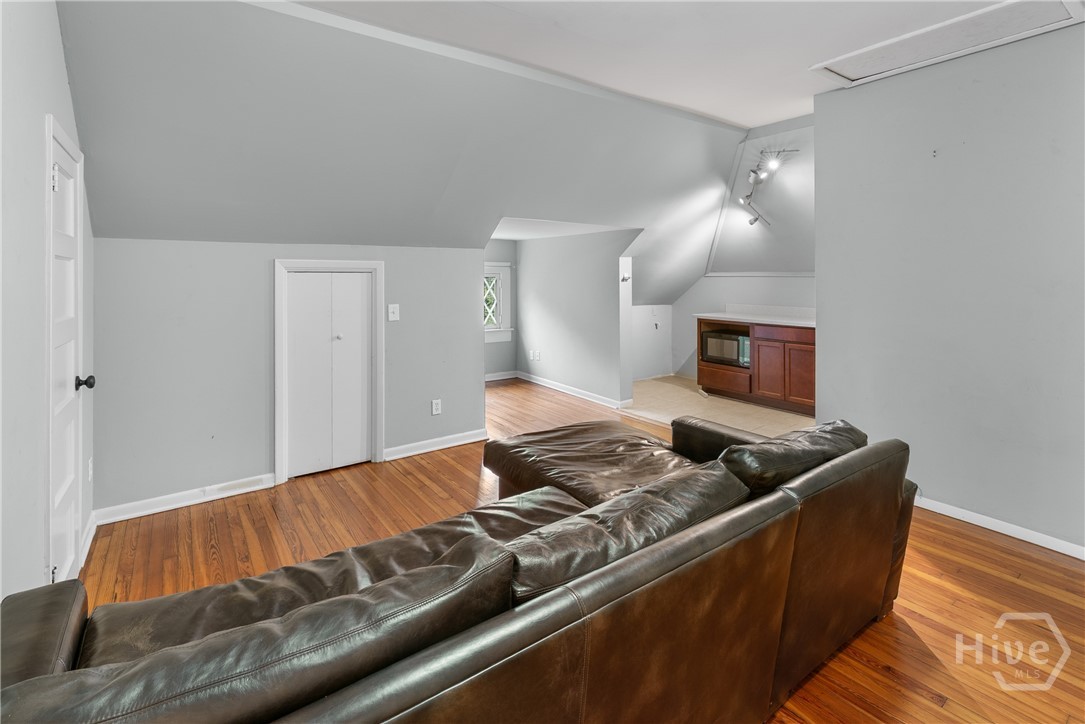 121 E Victory Drive Property Photo 50