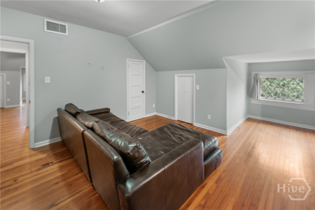 121 E Victory Drive Property Photo 51