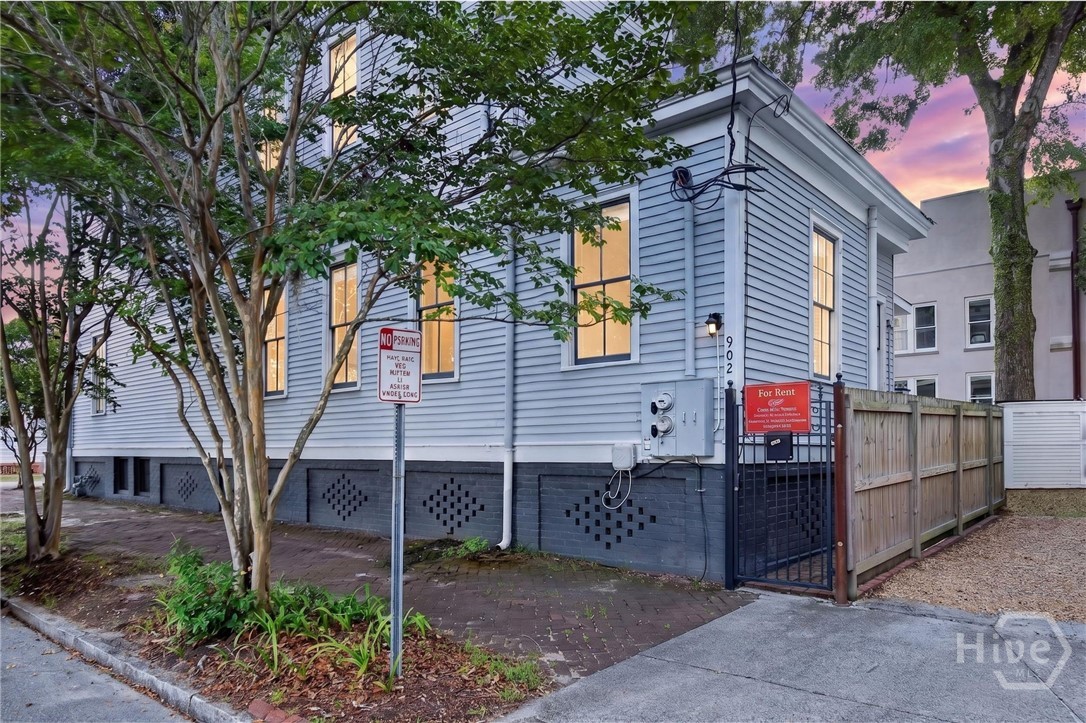 902 Barnard Street Property Photo 1
