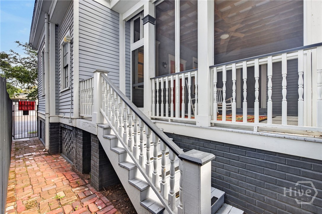 902 Barnard Street Property Photo 3