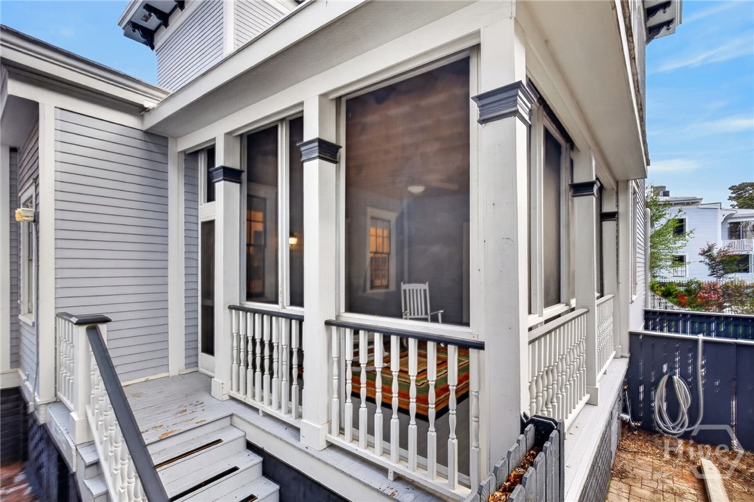 902 Barnard Street Property Photo 4