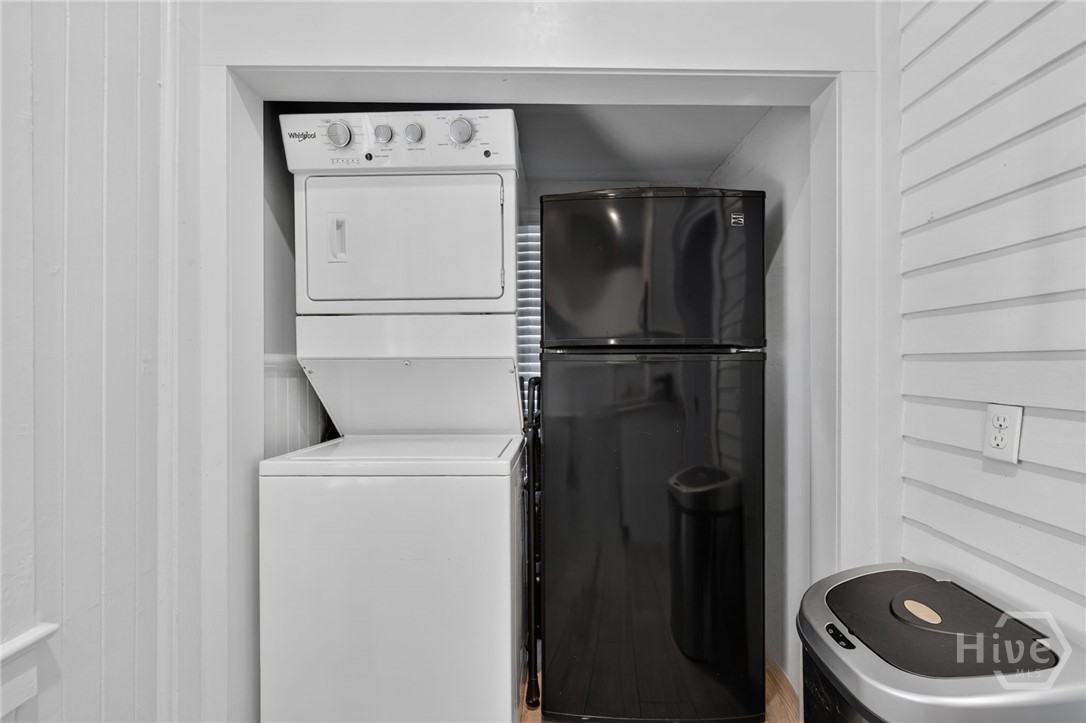 902 Barnard Street Property Photo 17