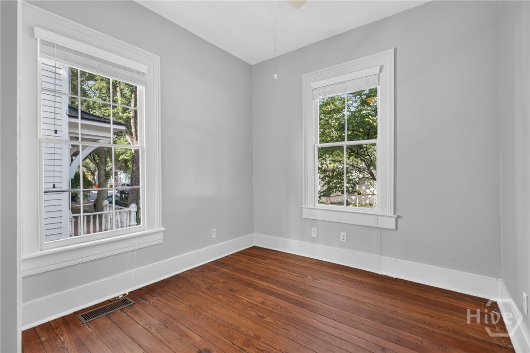 902 Barnard Street Property Photo 19
