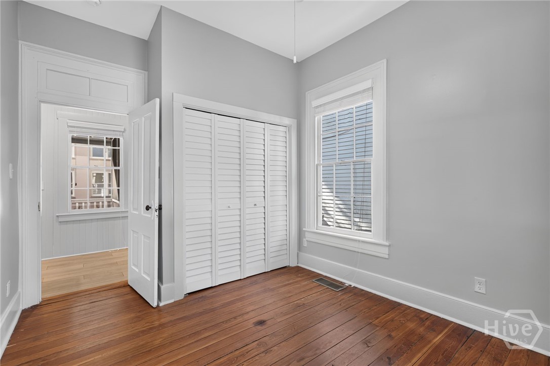 902 Barnard Street Property Photo 20