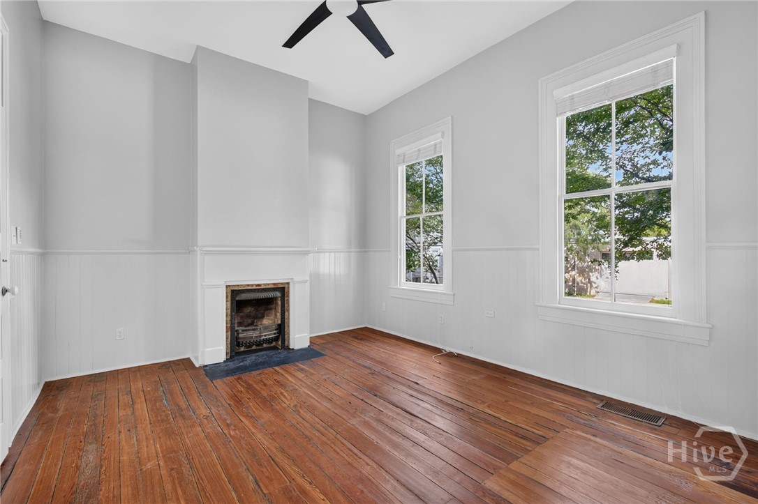 902 Barnard Street Property Photo 22