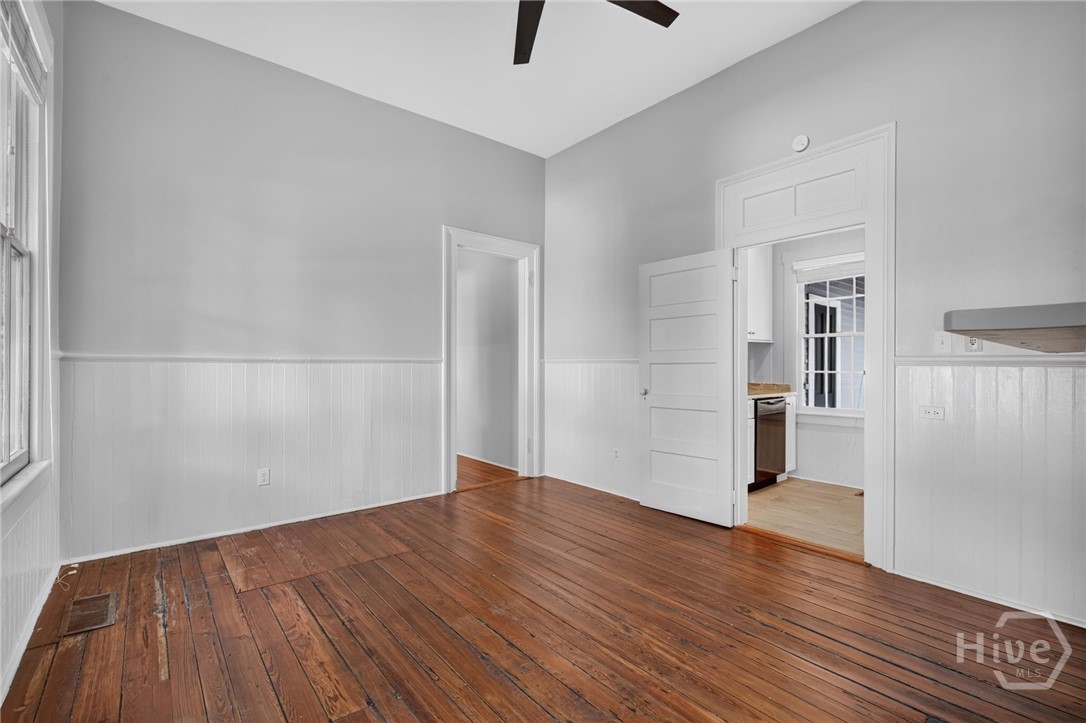 902 Barnard Street Property Photo 25