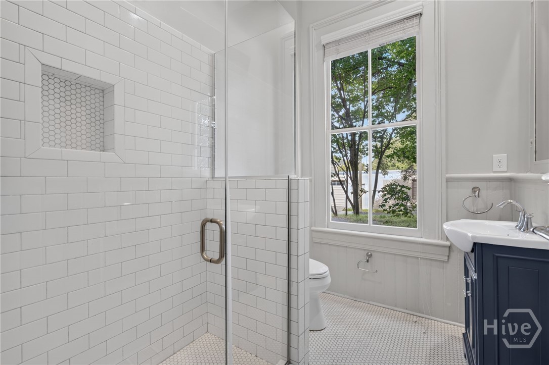 902 Barnard Street Property Photo 26