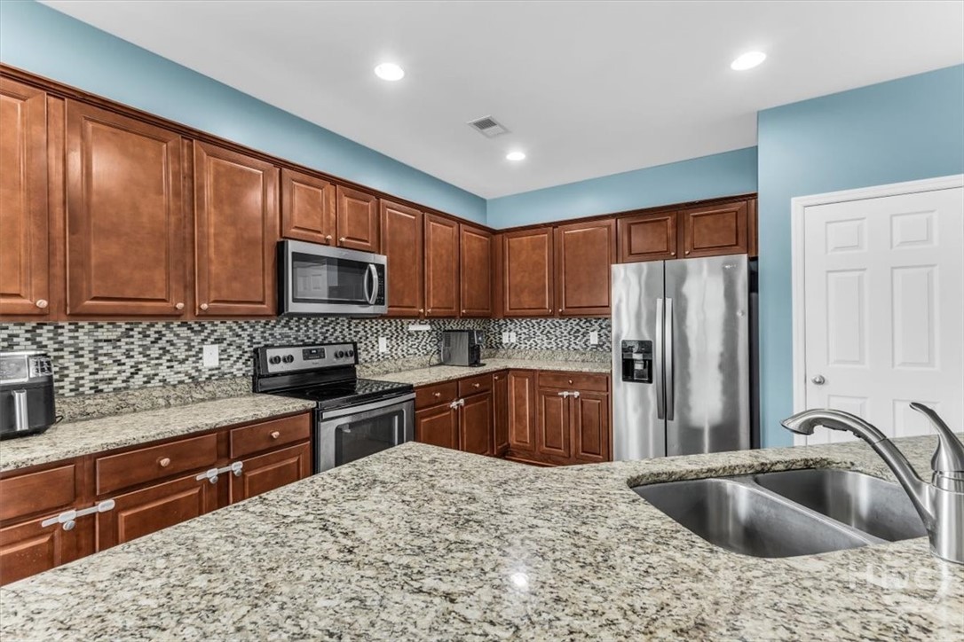 413 Lions Den Drive Property Photo 12