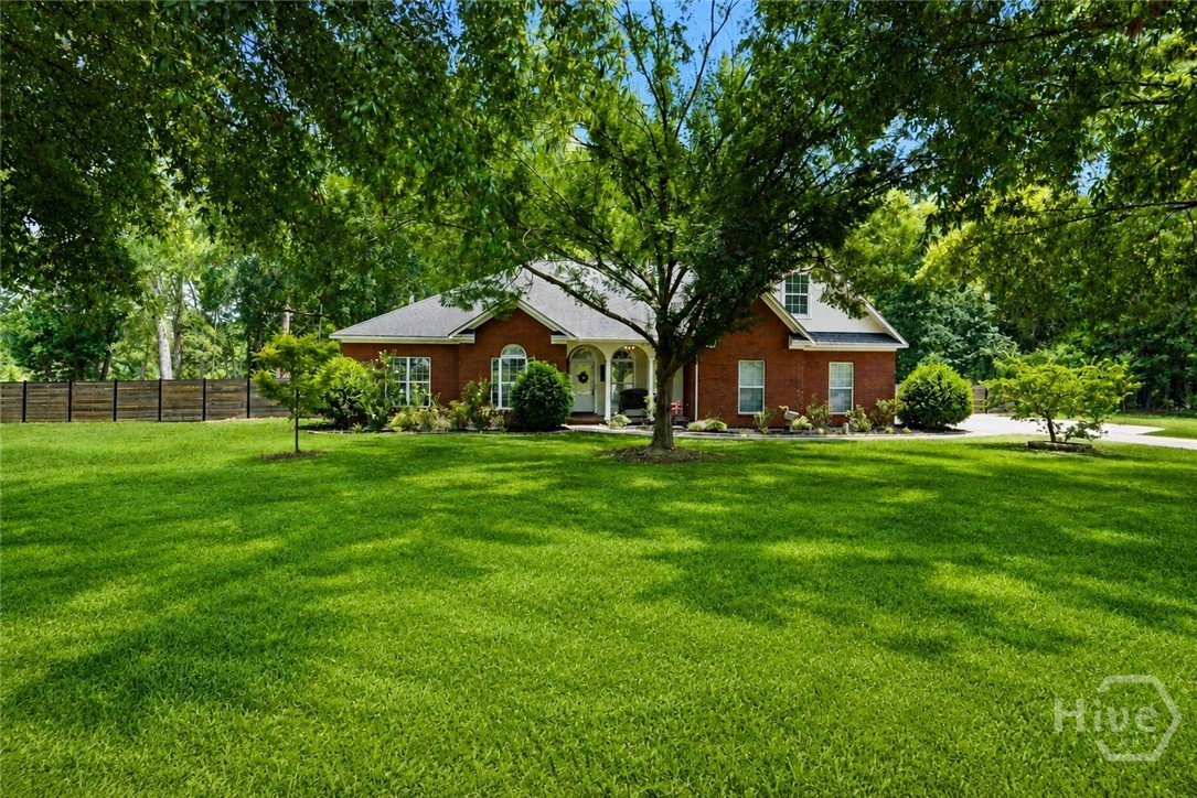 1201 E Hampton Drive Property Photo 1