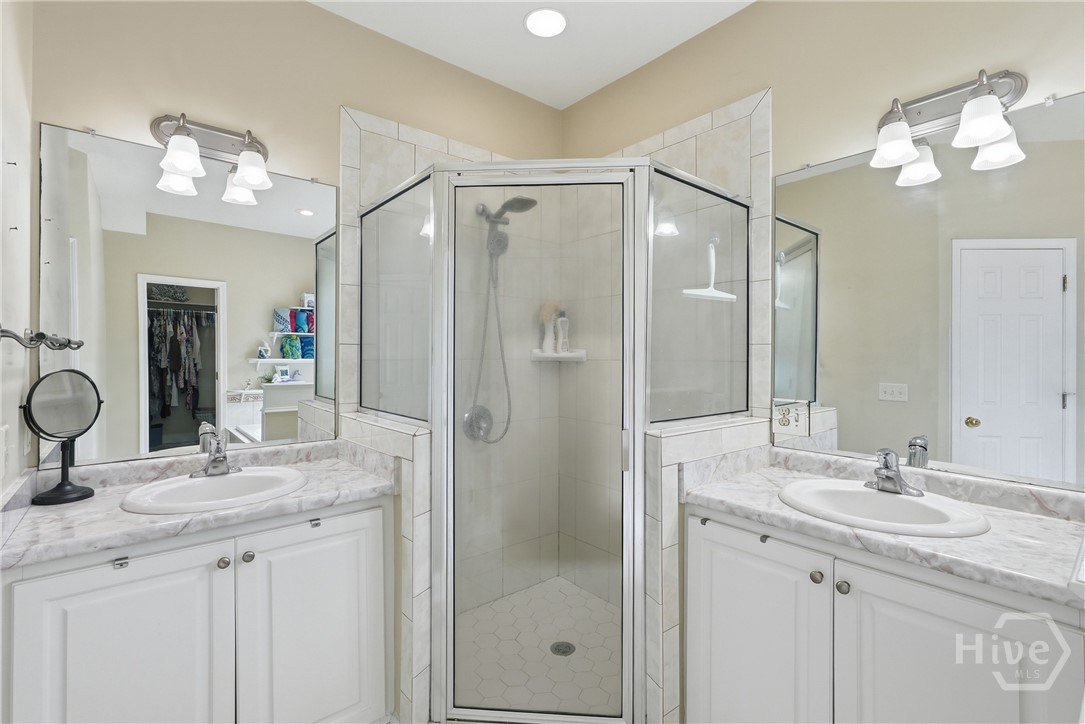 1201 E Hampton Drive Property Photo 25