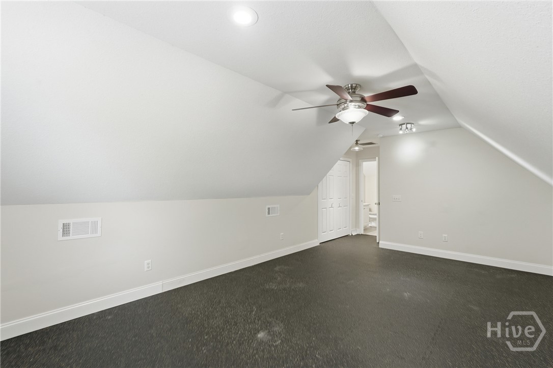 1201 E Hampton Drive Property Photo 30