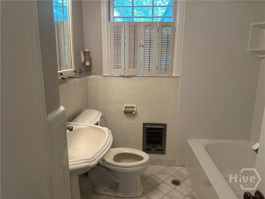5515 Habersham Street Property Photo 8