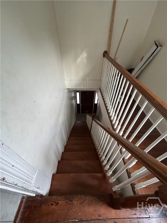 1114 Lincoln Street Property Photo 5
