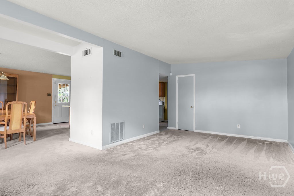316 Willow Road Property Photo 9